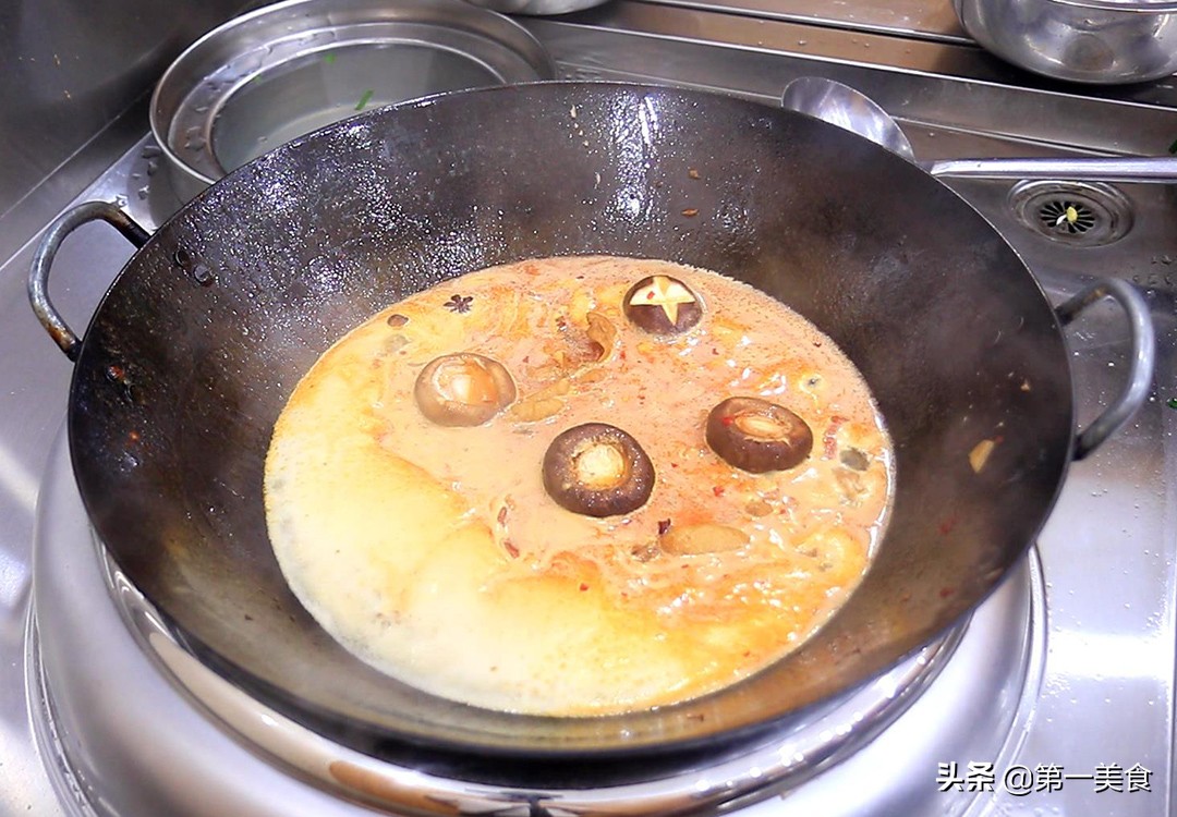 黃燜雞飯,黃燜雞米飯的制作過程