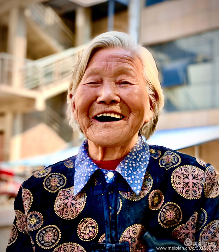 10月7日重阳节，十几首诗词100幅照片，致敬天下老年人