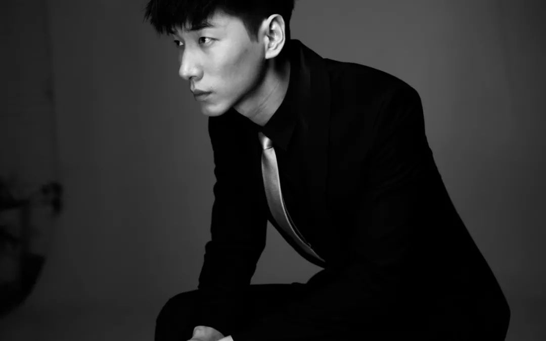 张亮离婚像极了公关“去库存”，明星公开隐私是炒作还是无奈？