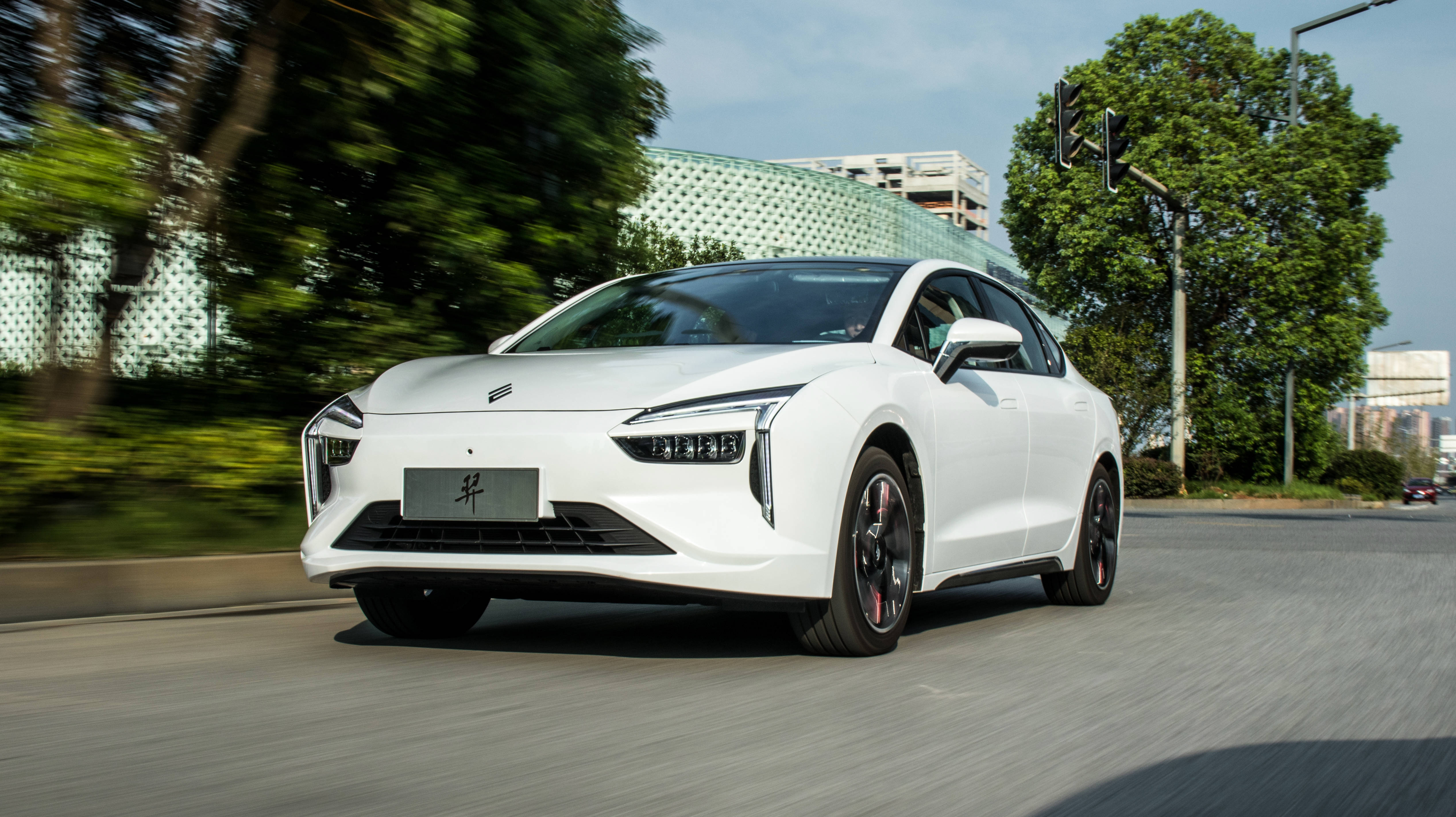 雷诺江铃羿：能否在纯电当道的时代闯出一片天