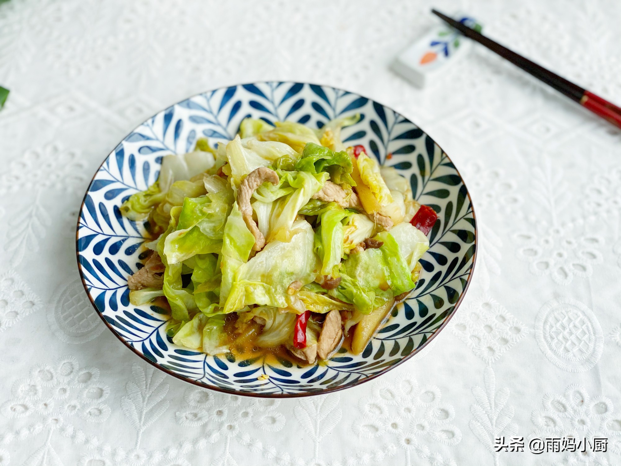 包菜炒肉怎麼做好吃(簡單又好吃的包菜炒肉做法)