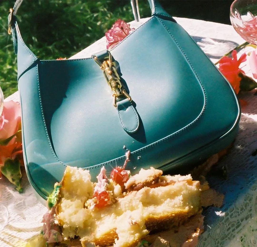 2021年最值得入手的14款包包，背十年都不会过时