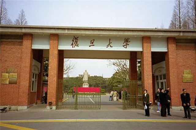 她从中专生逆袭成复旦大学博士，追梦的路上，每个人都是勇士