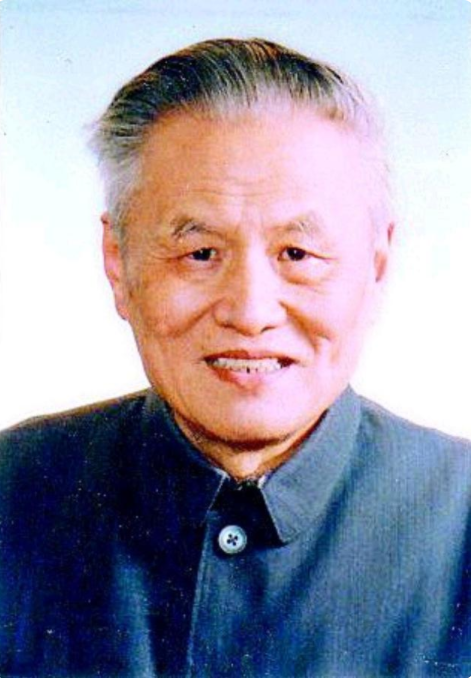 77年邓小平恢复高考，教育部部长刘西尧却不准儿子参加：你得避嫌