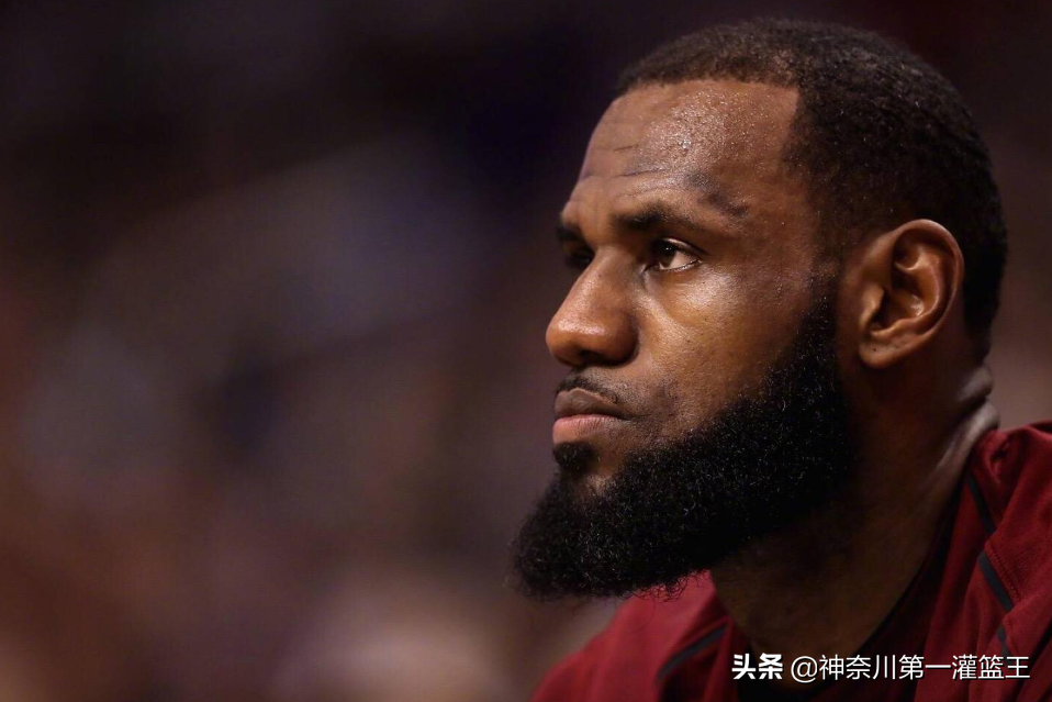 齐小侠为什么不签约nba球员(NBA记者都反感詹姆斯？国产名记爆料，他太喜欢装腔作势耍大牌了)