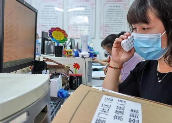 接到大学录取电话（考生填报志愿后）