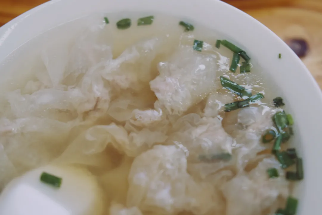 每顿人均20块，坐高铁来这座浙西小县城吃个过瘾