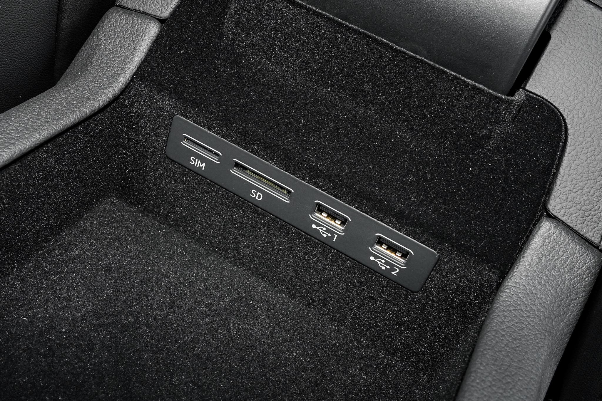 成功人士的商务座驾 3.0T V6发动机 新奥迪A6L点评