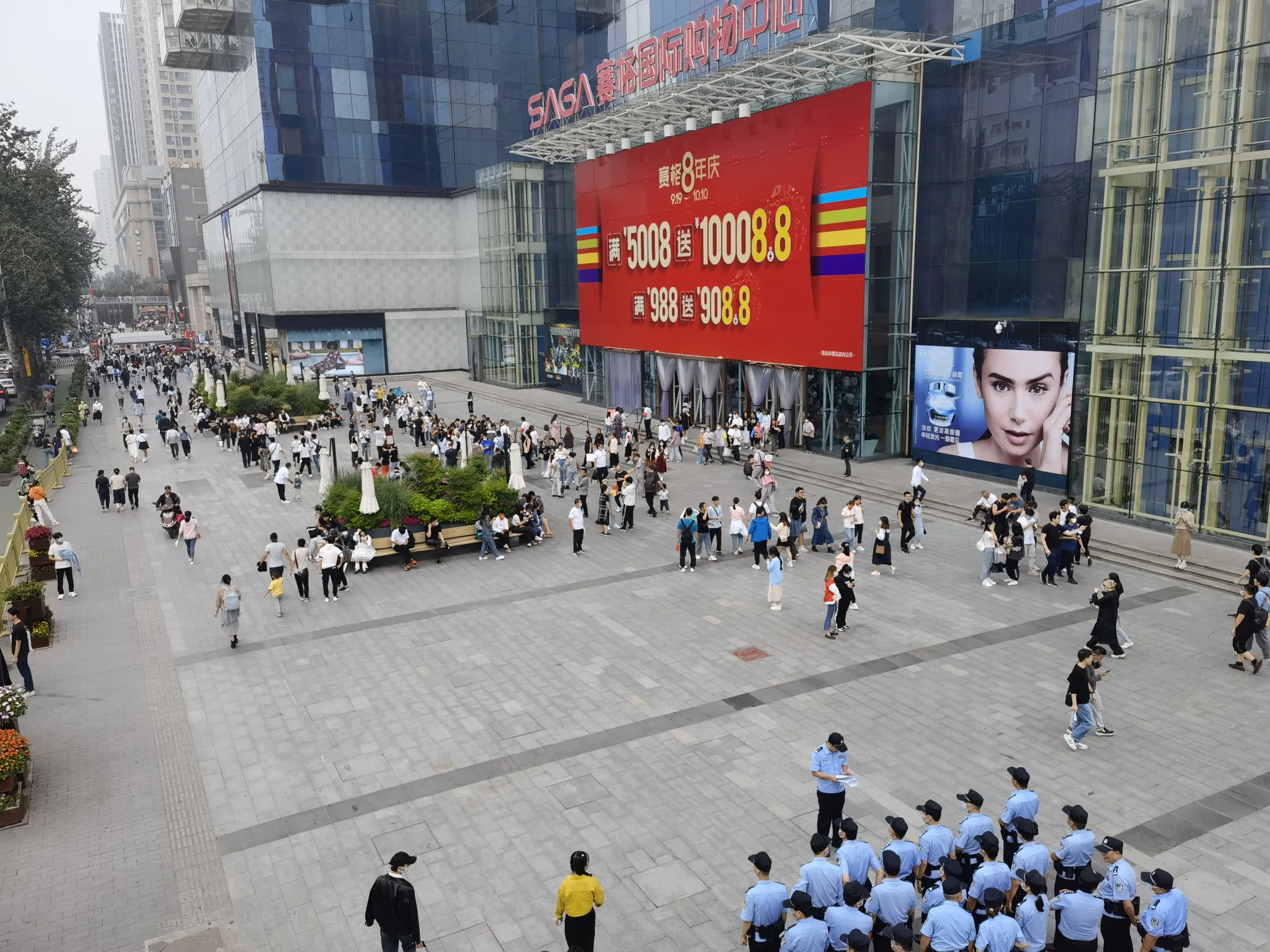 西安6大高颜值网红商场，吃喝玩乐一应俱全，换季做活动力度大