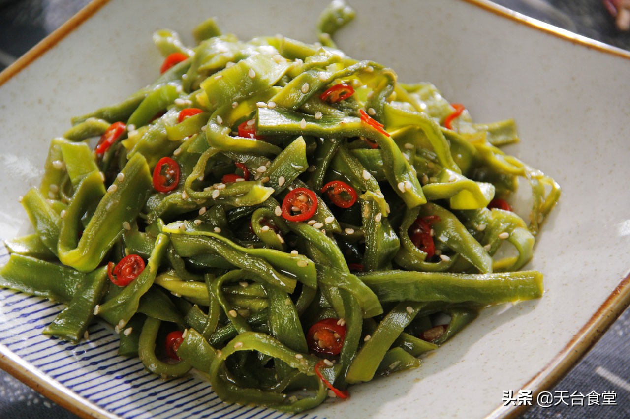 学会这道凉拌贡菜，我相信其它凉拌菜都不在话下了