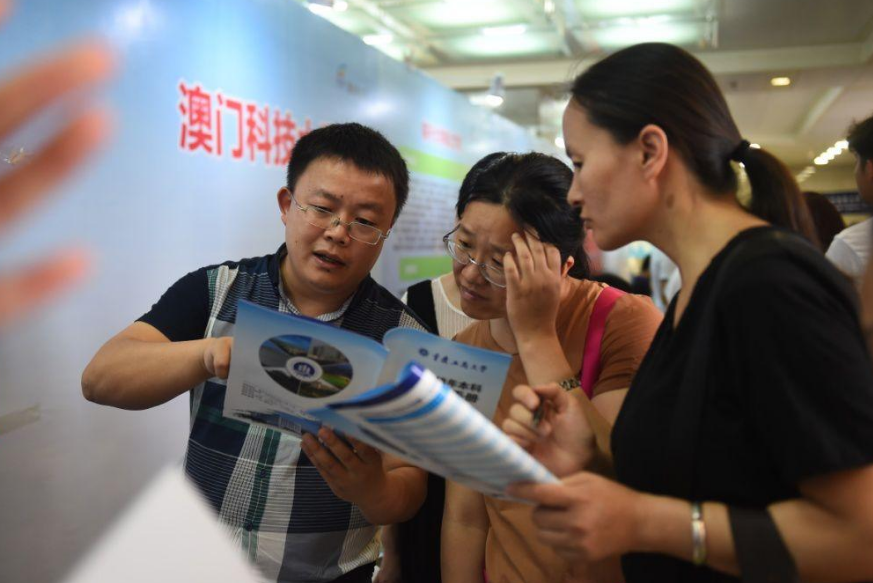 四川省高校排名新鲜出炉：四川师范排名第8，电子科技仅排第2