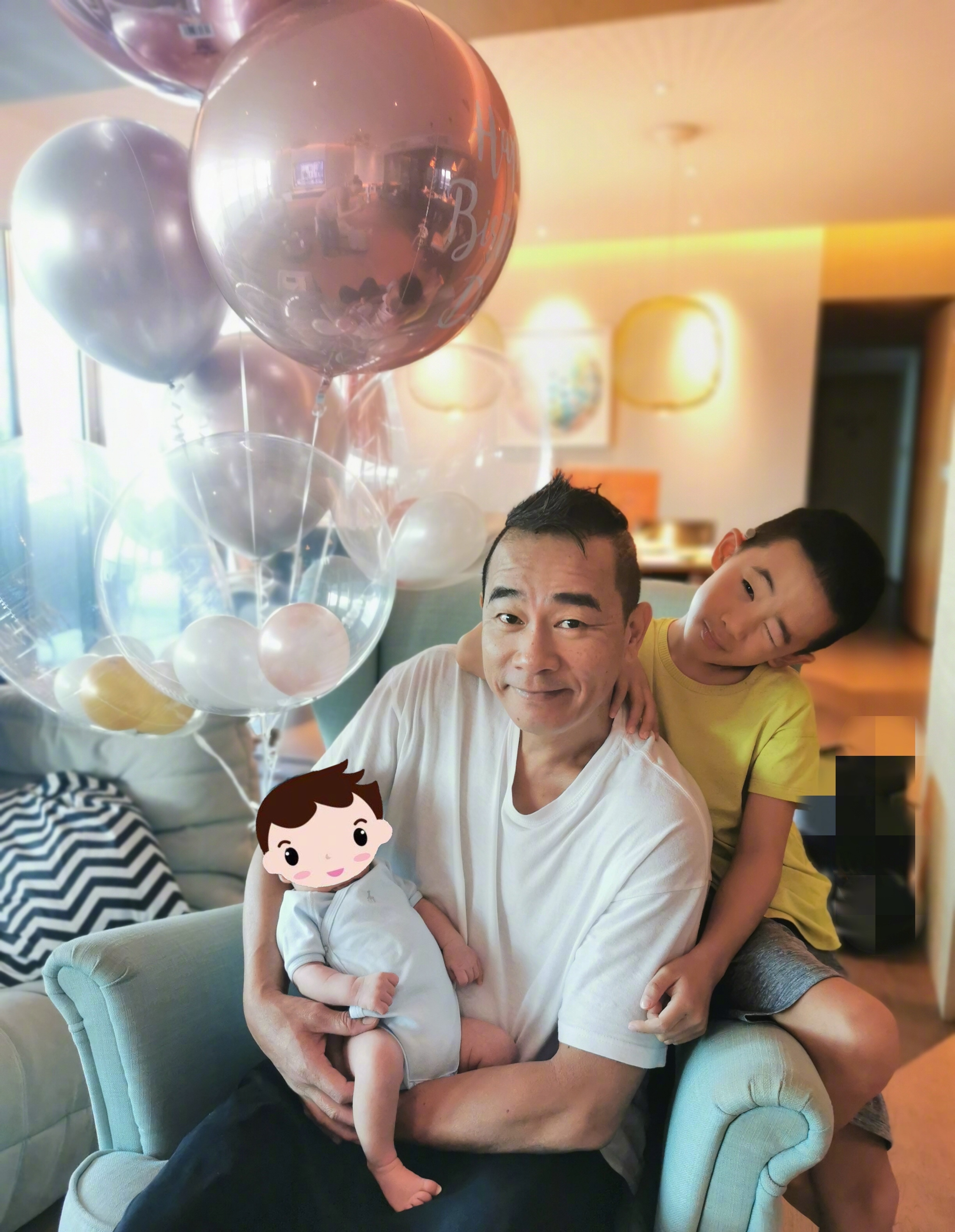 港媒曝陈小春应采儿花百万改名催运，现夫妻同姓，春哥身家超5亿