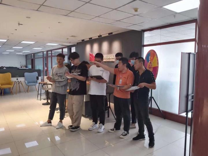 准备学习CAD，求指教，是自学还是报培训班？笔记本有什么推荐？