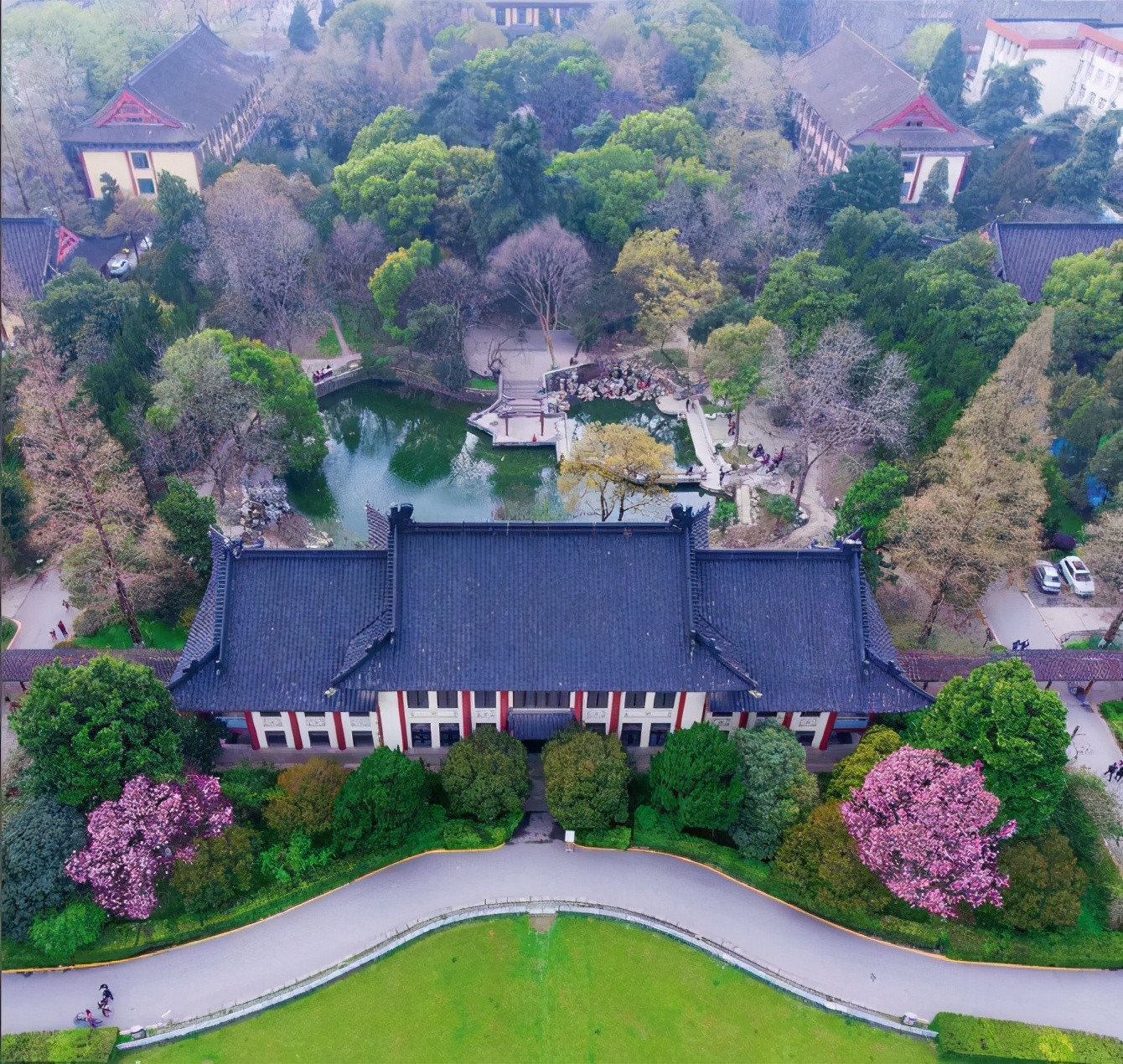 国内那些风景如画的大学，上学好似“度假”，书香与美景并存