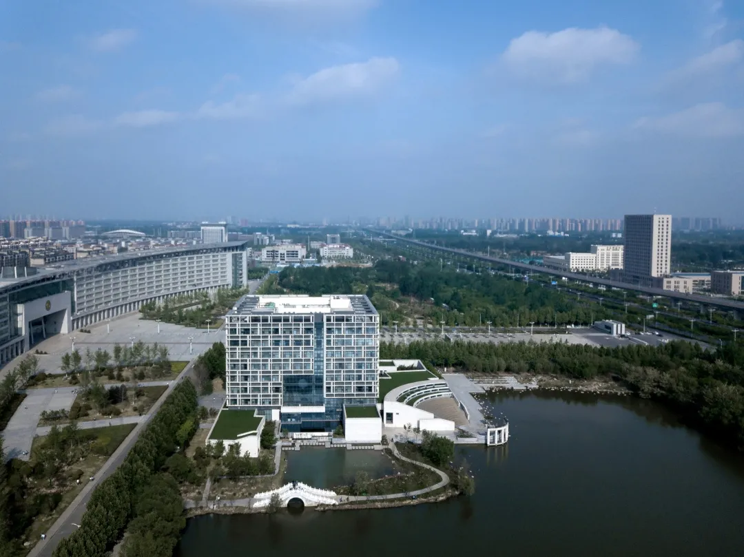 医疗建筑在城市中发挥什么作用？听清华建筑设计院副院长刘玉龙论