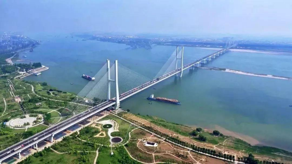 神仙配置！6大网红食堂，投资2.6亿建公寓，湖北“超壕”大学来了