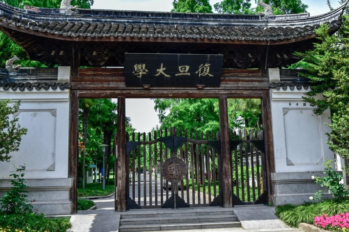 985高校排名“大换血”，清北稳居第一梯队，哈工大降至第三档