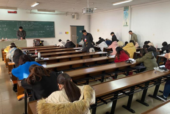 大学期末考试60分就过，为啥有很多大学生挂科？听听辅导员咋说