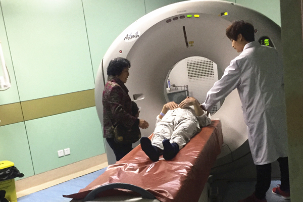 生长老年斑，与什么原因有关？为啥有人年龄大了，却不见老年斑？