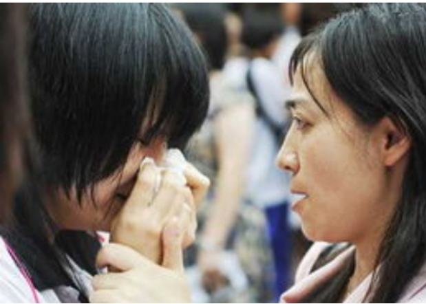 高考生估分450大哭，我日日夜夜学习，却要和200分的人一起读大专