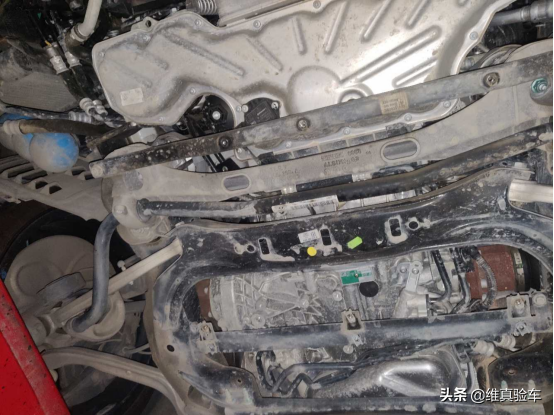 5年贬值120W，17年宾利飞驰开价186W值不值？检测师：牌面拉满