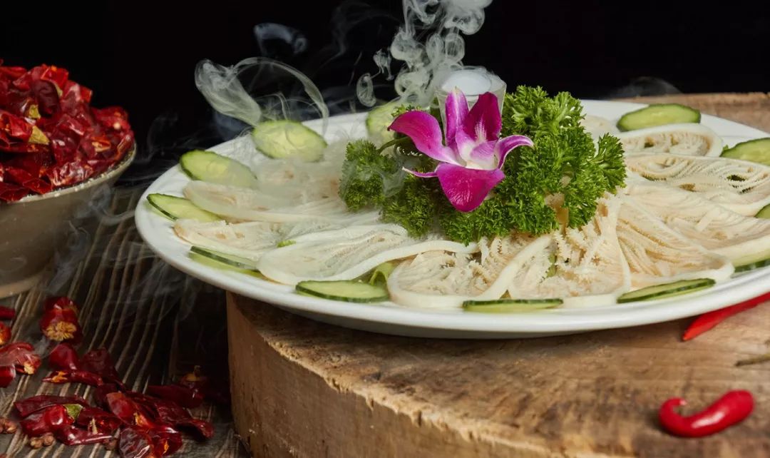 巴蜀人认可的成都川西坝子火锅~特惠活动来袭！7荤6素4人仅88元！