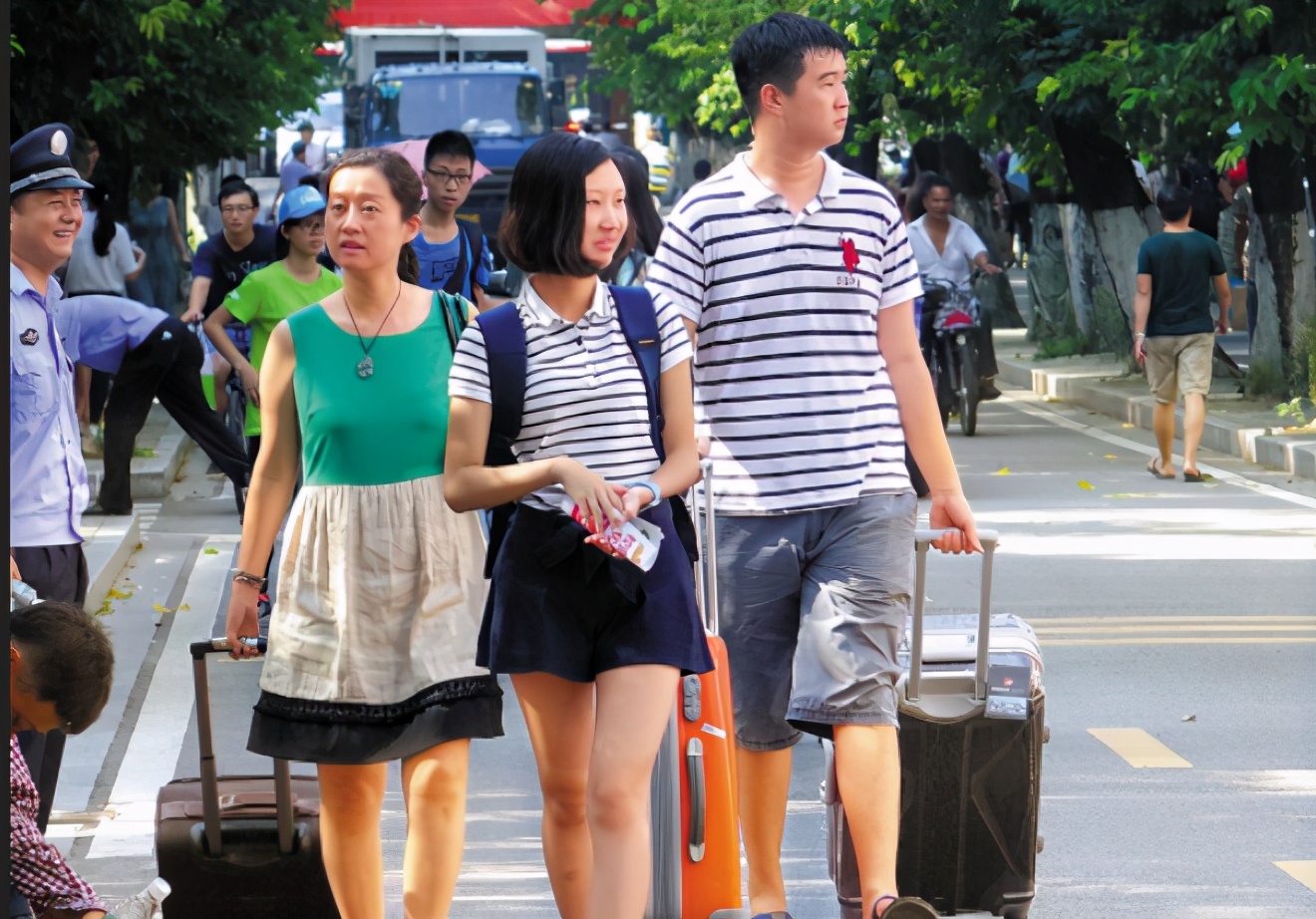 大学录取通知书里，有一张“表格”很重要，填好了更易得助学金