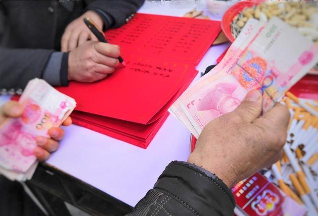 婆家不出彩礼只出婚房，婚后要求儿媳装修，男子的做法值得学习