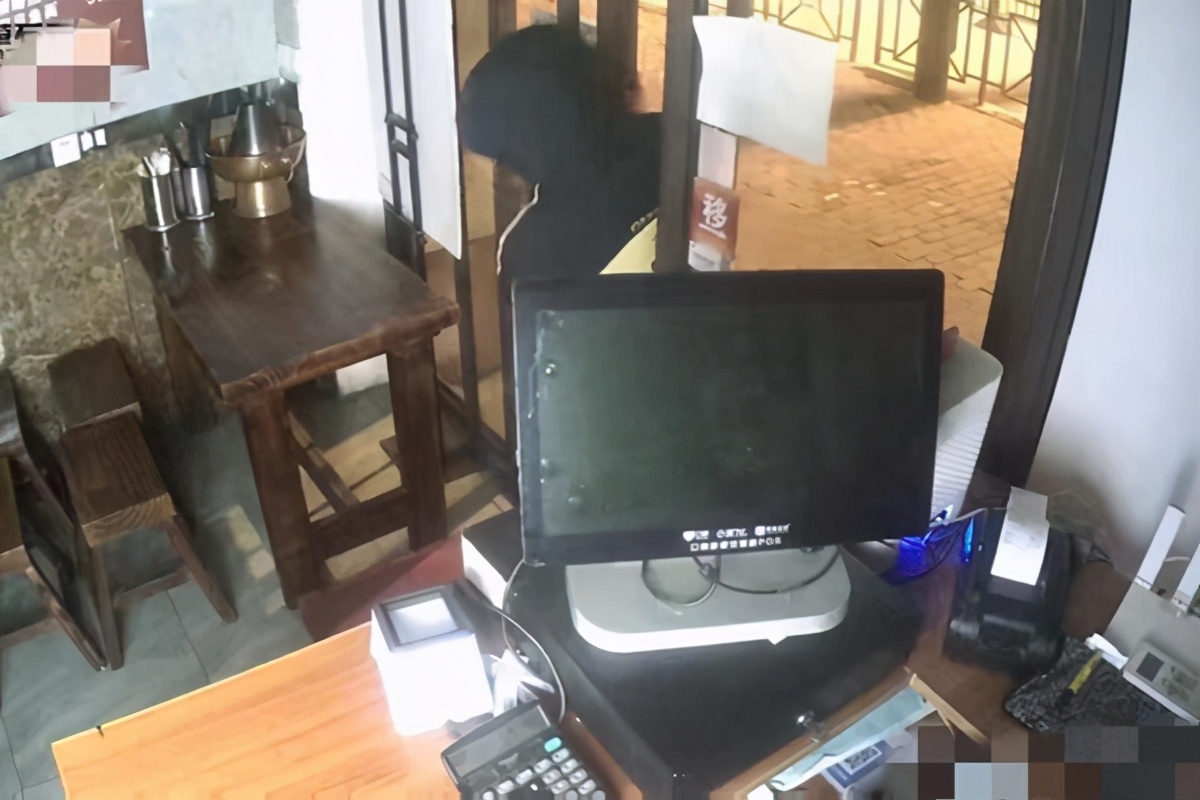 店铺锁门千万别留缝！徐汇警方2小时速破入室盗窃案