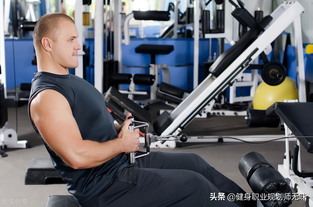 健身私教学校（正规的健身教练培训学院该如何选择）