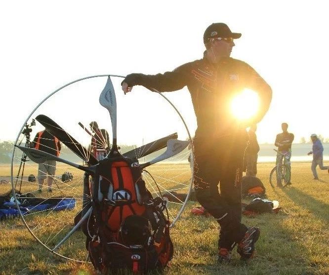看这篇文章前，千万不要说自己懂动力滑翔伞