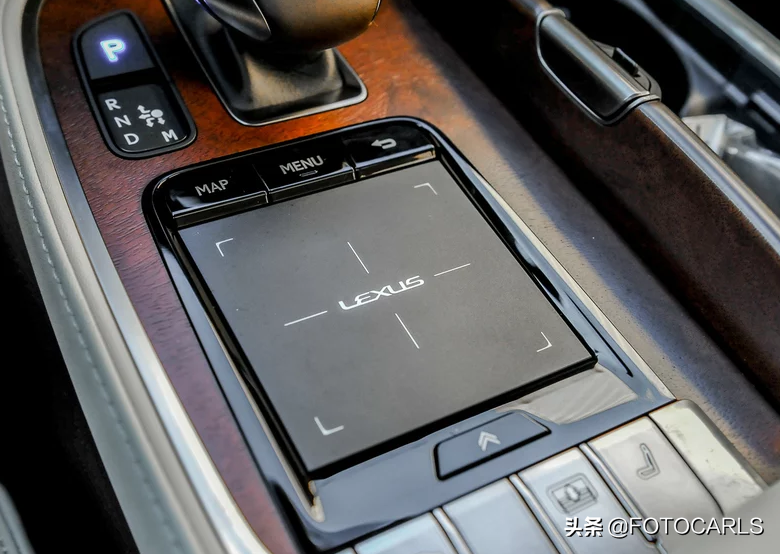雷克萨斯LS350入门版，售价80万起，卖的就是颜值和品质？