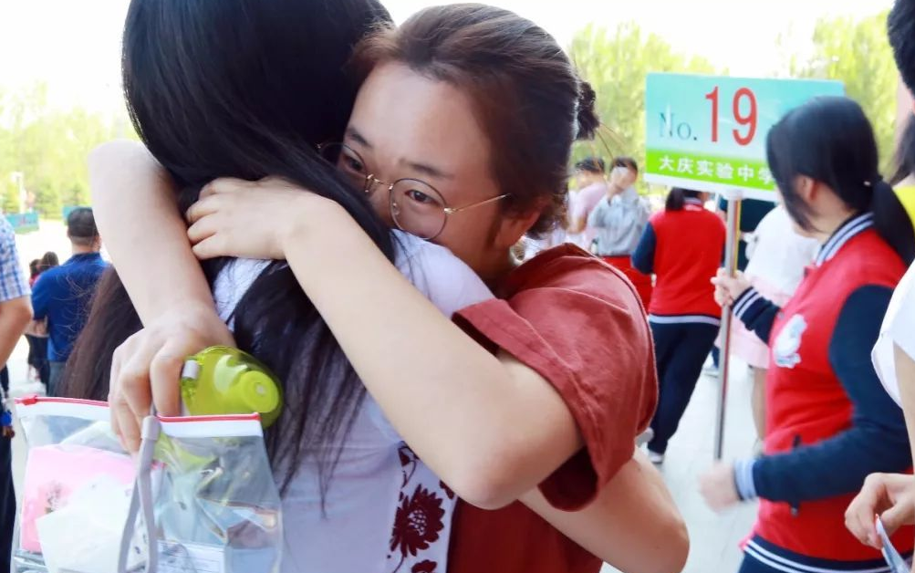 贵州学生考上复旦，因“高考移民”被取消学籍，法院判决结果来了