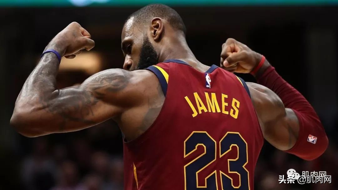 为什么没有nba球员训练深蹲(詹姆斯深蹲被嘲讽后,终于有教练出来平反