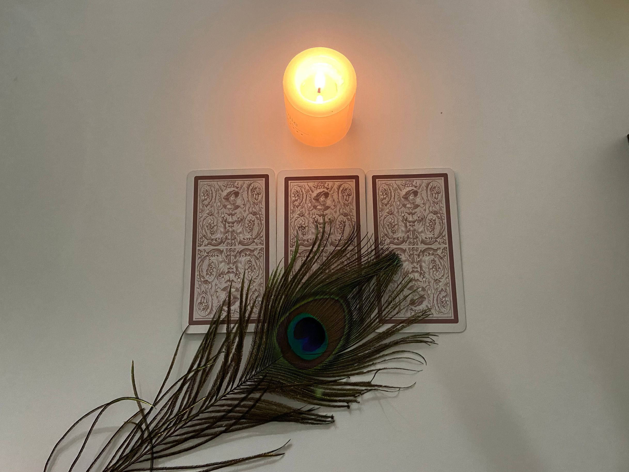 魔巫塔罗：白羊座九月运势，彼此靠近会互相伤害，远了怕失去对方
