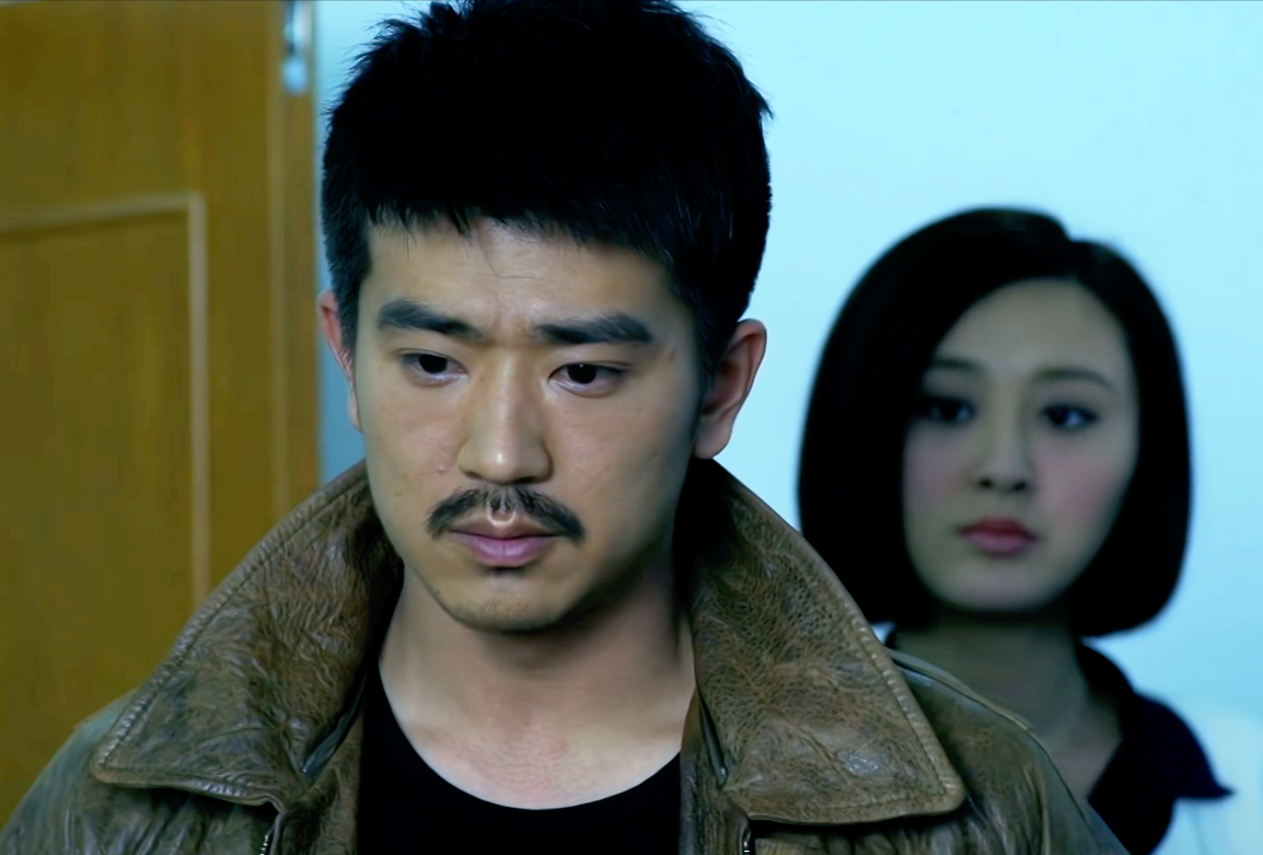 图片来源于网络受伤后的袁志邦改名为黄少平,收养了文红兵之子文成宇