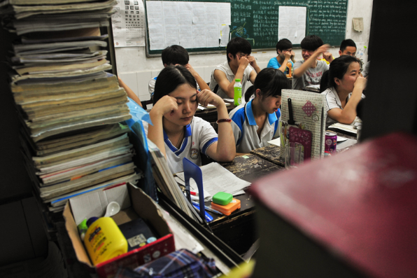 奶奶的“神预测”，梦见孙子的高考成绩是666分，最终考了多少分