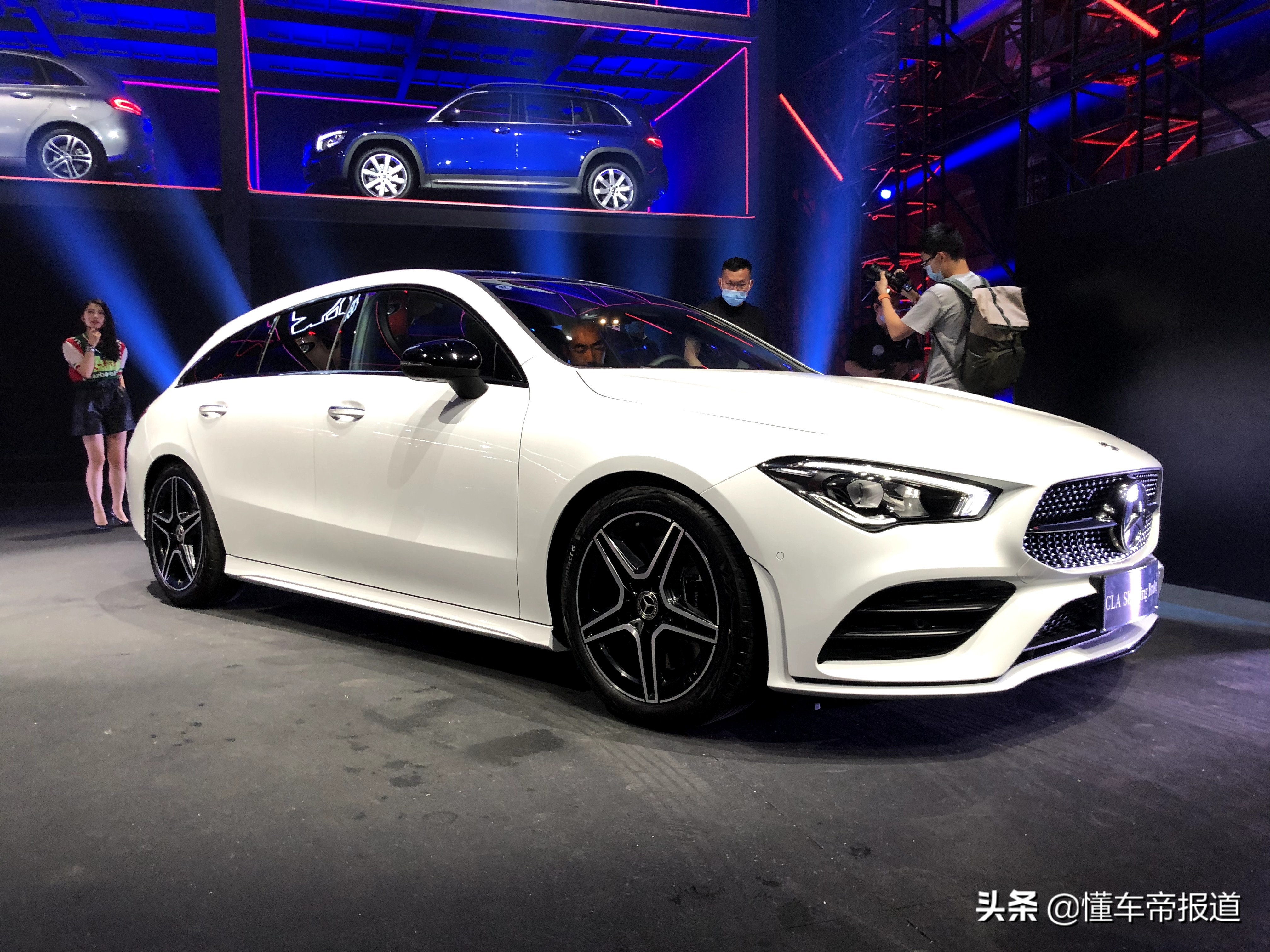 新车 | 奔驰全新CLA四门轿跑车/五门猎跑车上市 售29.98万元起