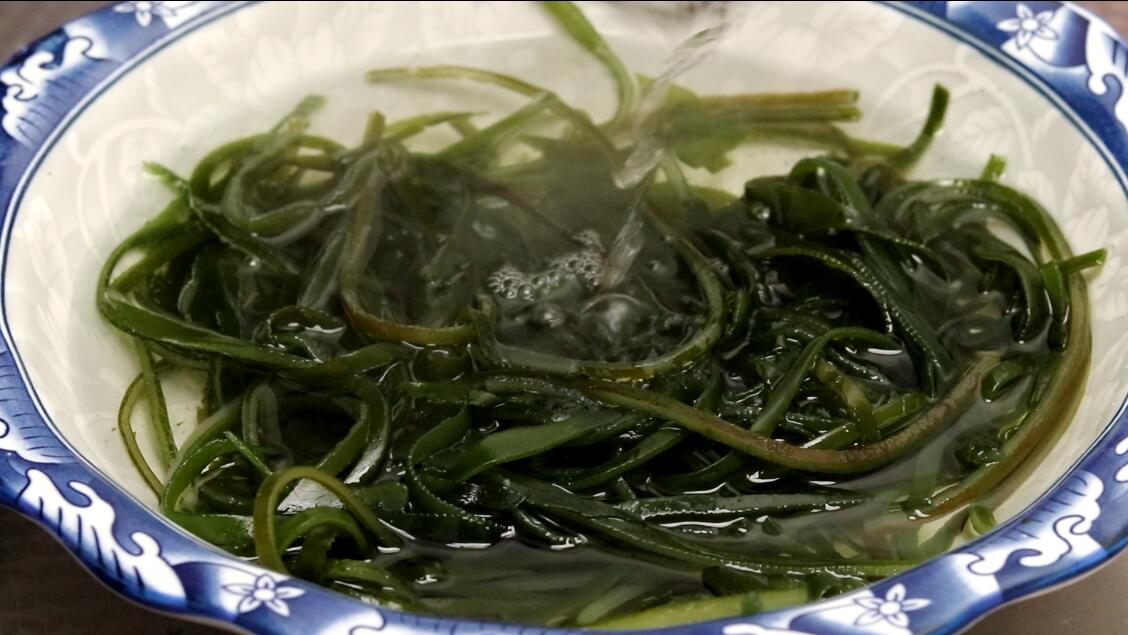 凉拌海带丝，大厨教你几个小技巧，保证海带脆嫩爽口无腥味
