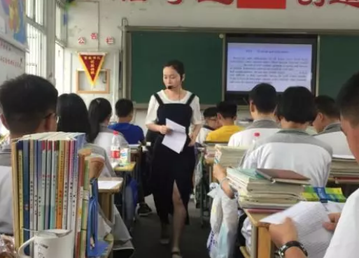 将英语“踢出”高考呼声越来越高，教育部回应，家长：这下放心了