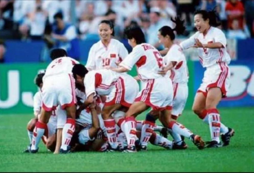 99女足世界杯中国阵容(1999年女足世界杯上的中国队)