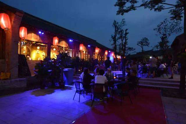 一碗鸭血粉丝汤，如何做到年入300W，一碗汤，我品出了自律的滋味