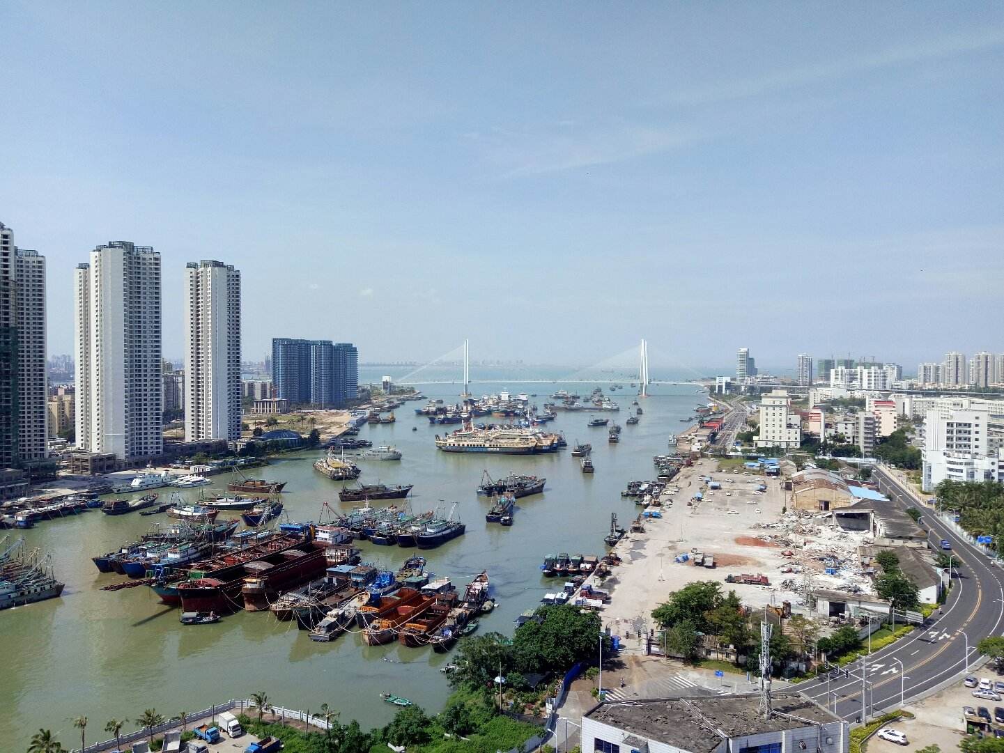 从上面表格中可以看出,海口市本身是中国27个省会当中面积的最后一位