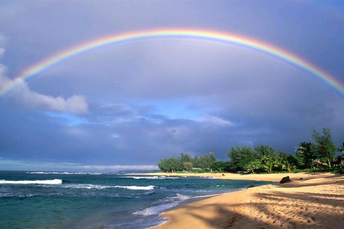 美丽的彩虹,为何颜色深浅不同,且总是从地平面升起呢?