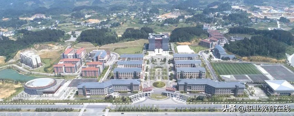 贵州的高校整体实力不强，但正在努力寻求资源发展