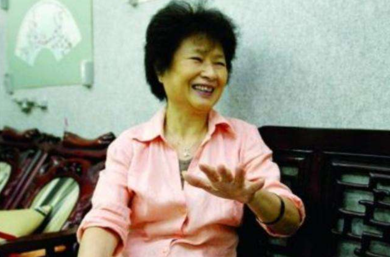 60年代世界冠军，晚年为不麻烦儿女进养老院，却在春节孤独离世