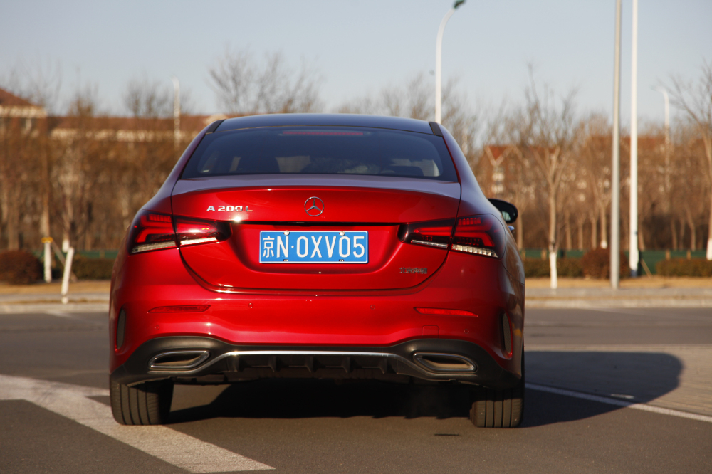 试驾完奔驰A200 L，优点缺点请自取