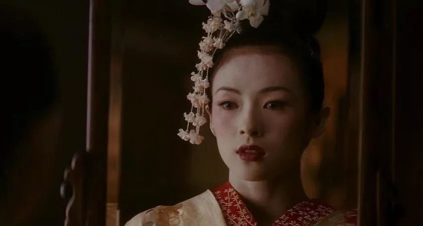 井喷的国产化妆品牌，都担得起一声“国货之光”吗？| 品牌新事