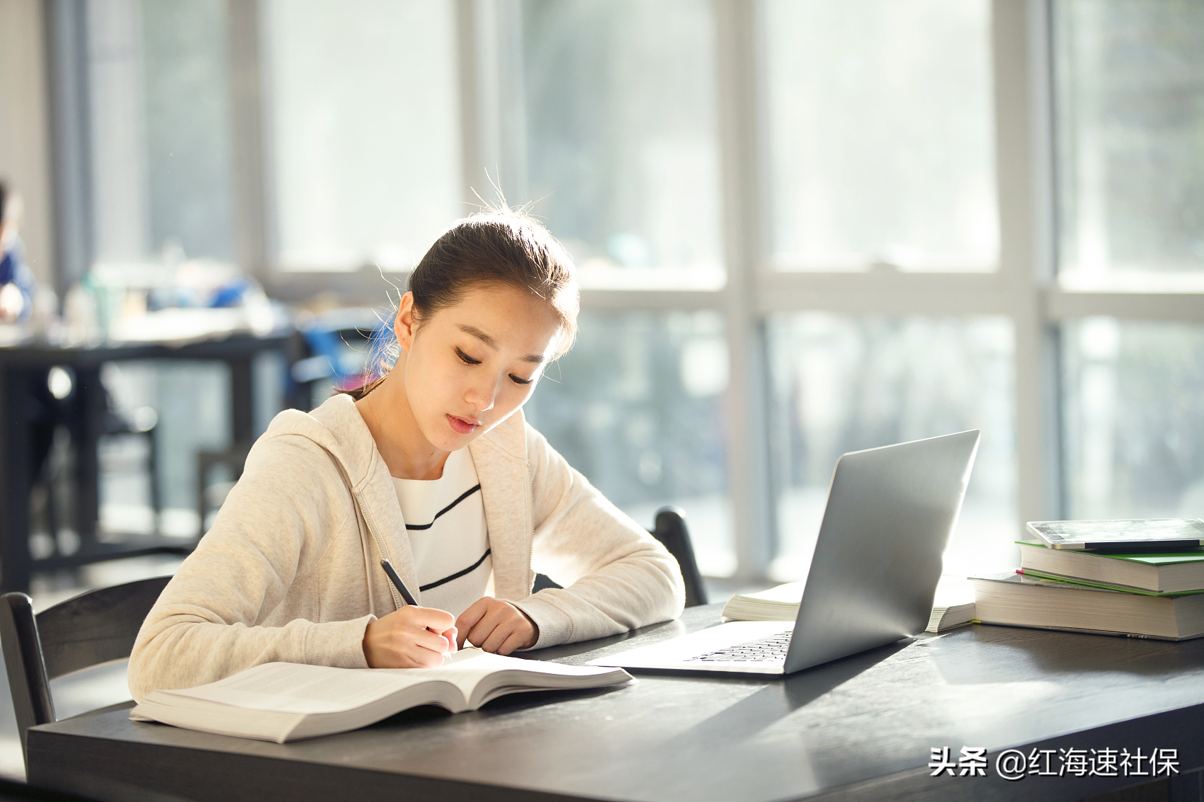 高考分数线出来后，选对学校专业，未来大不一样