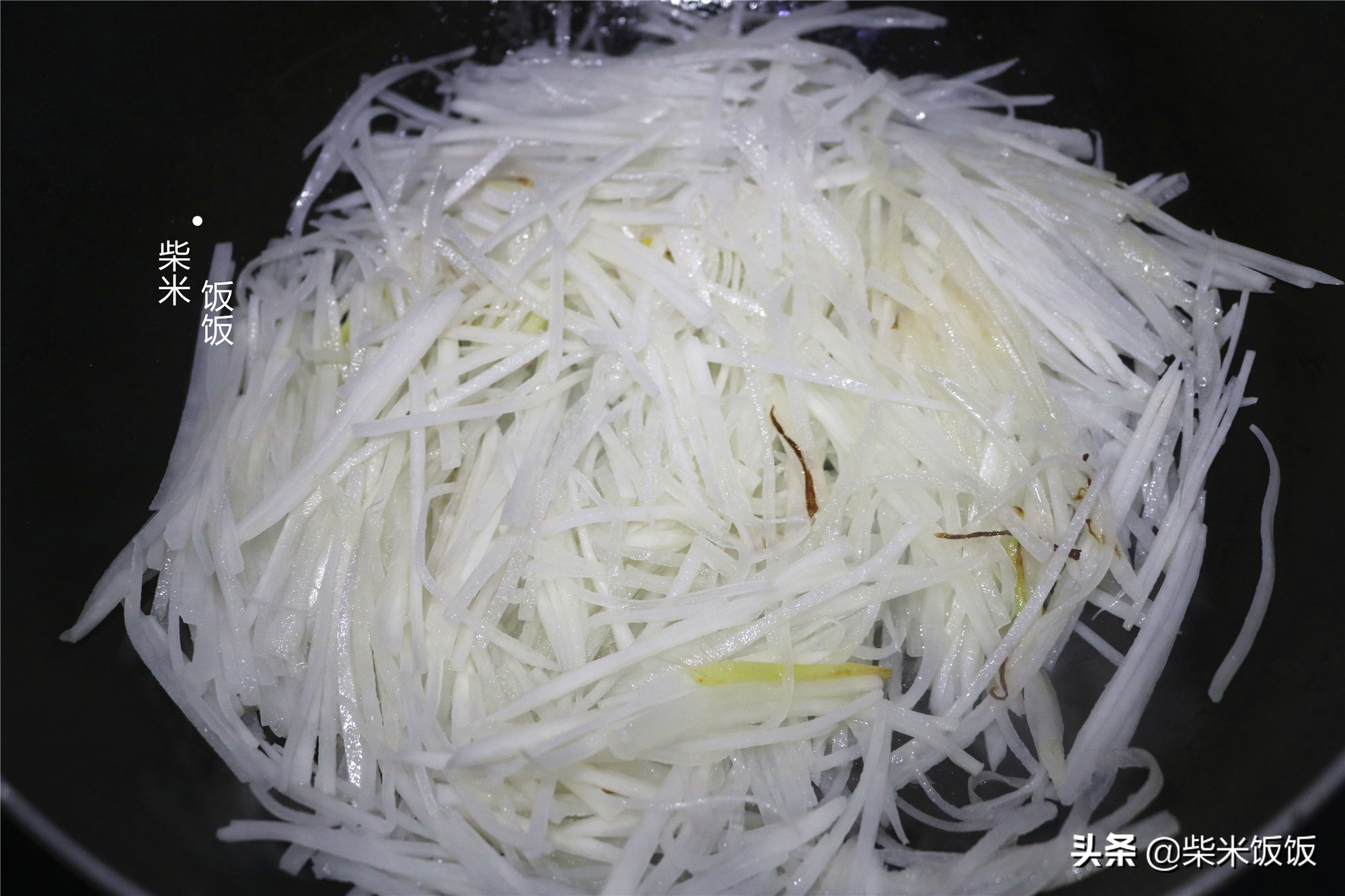 深秋十月，多喝这碗汤，3种食材搭配，营养补水，太鲜了